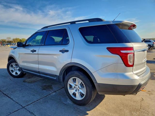 Ford Explorer Image 14