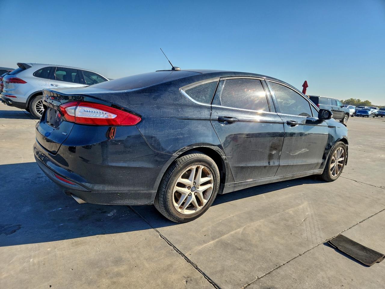 Ford Fusion Se Image 6