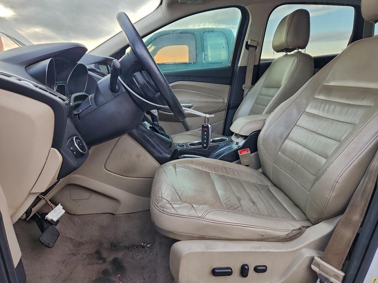 Ford Escape Titanium Image 8