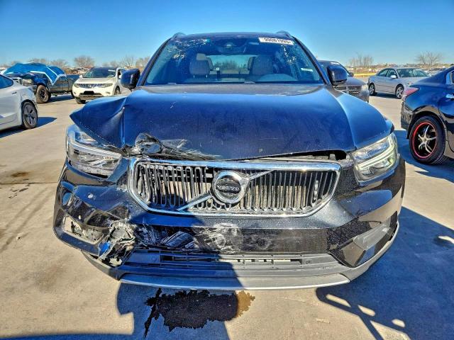 Volvo XC40 T5 Momentum Image 9