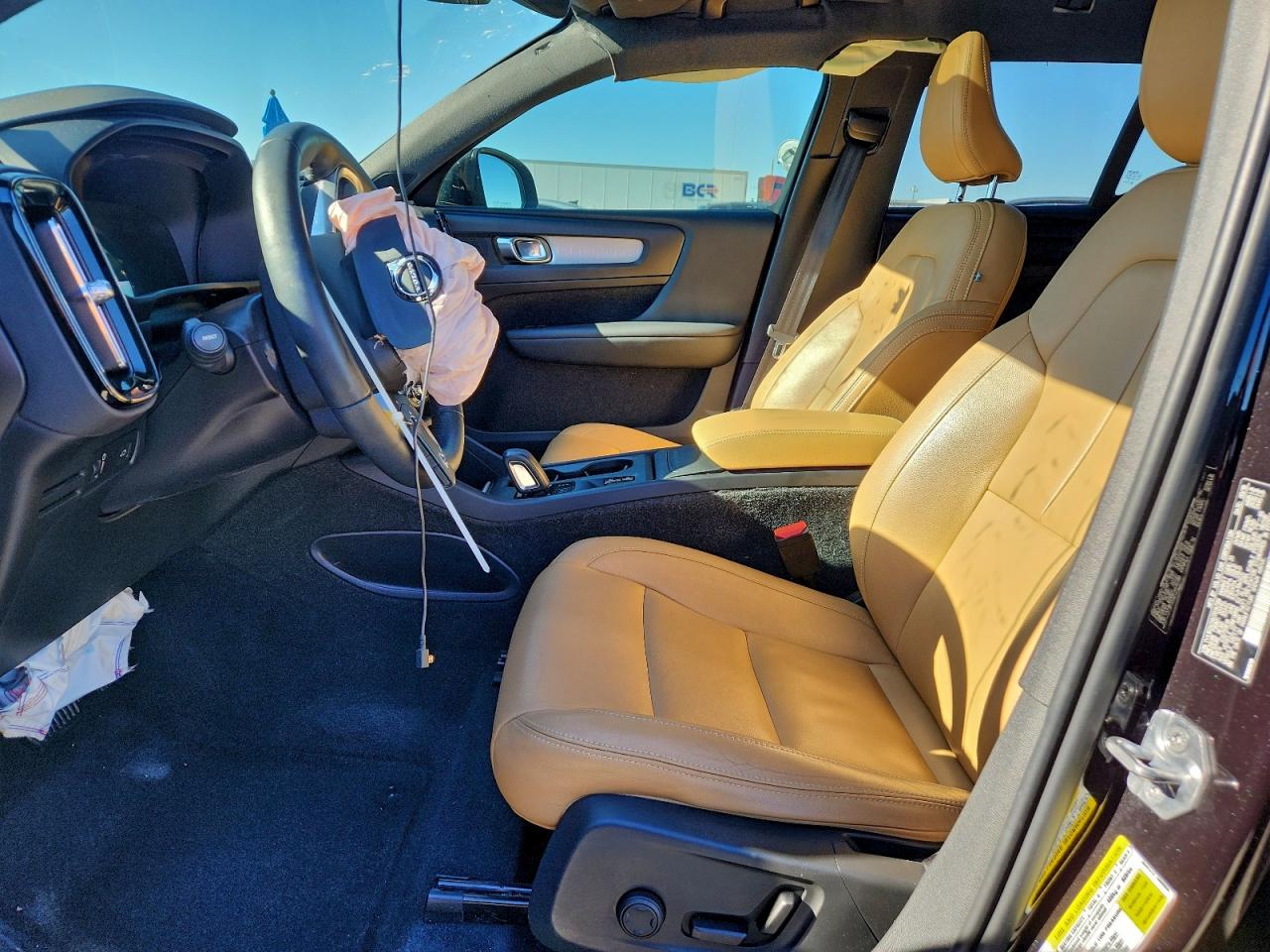 Volvo XC40 T5 Momentum Image 2