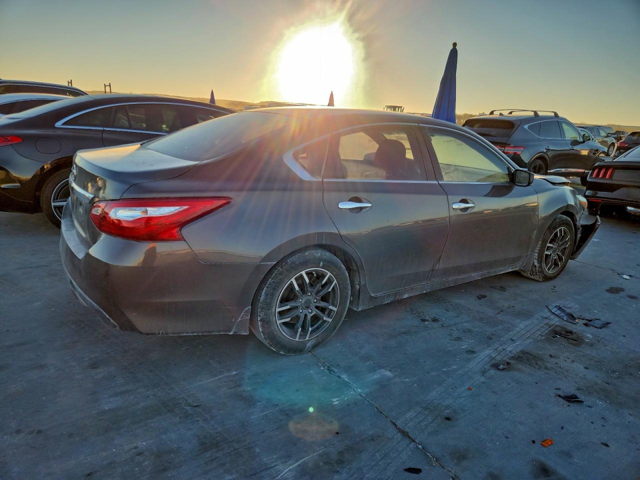 Nissan Altima 2.5 Image 12