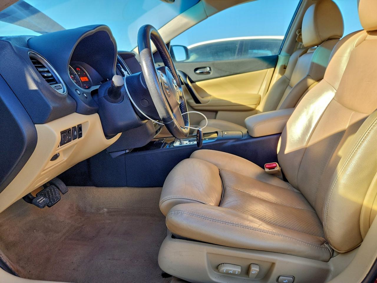 Nissan Maxima S Image 4