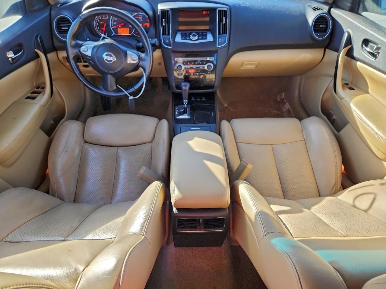 Nissan Maxima S Image 11