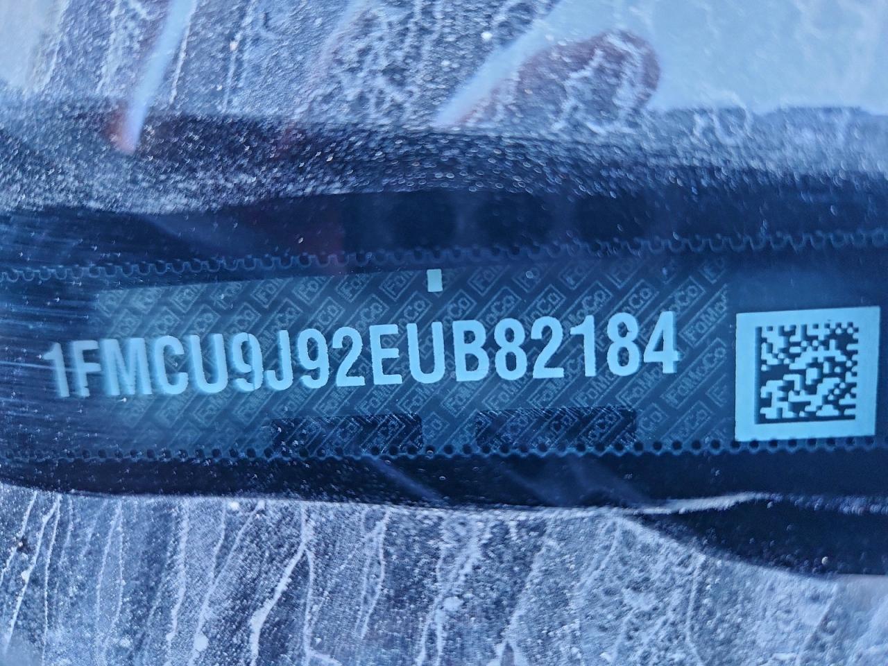 Ford Escape Titanium Image 12