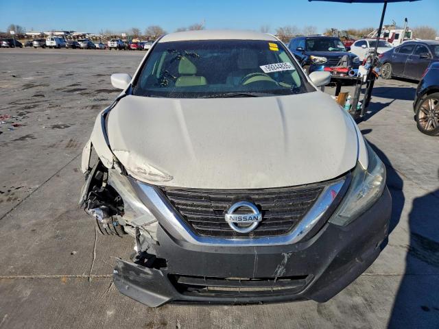Nissan Altima 2.5 Image 7