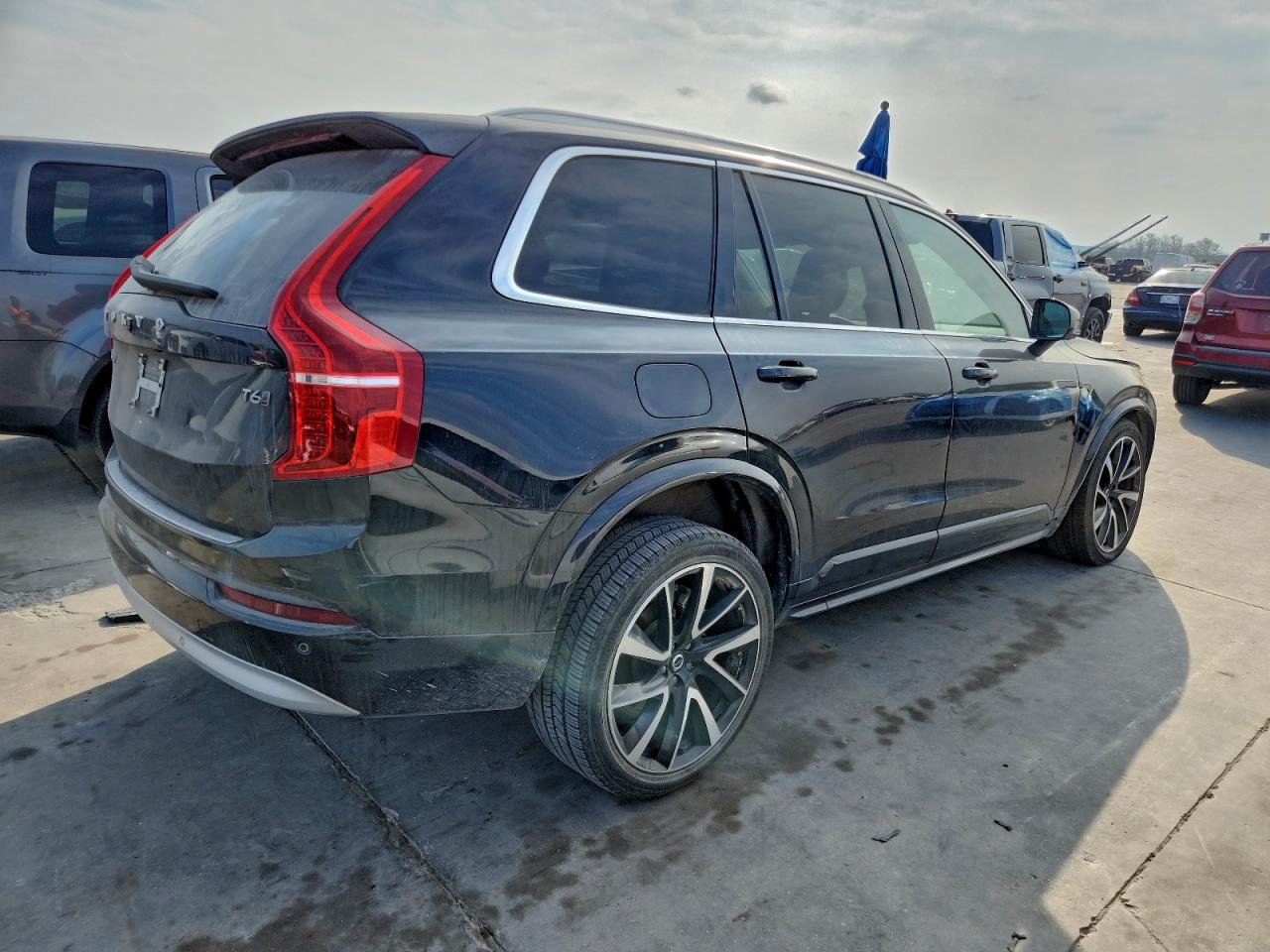Volvo XC90 T6 Momentum Image 2
