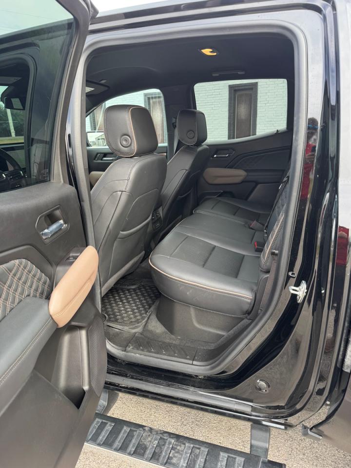 GMC Canyon Denali Image 3