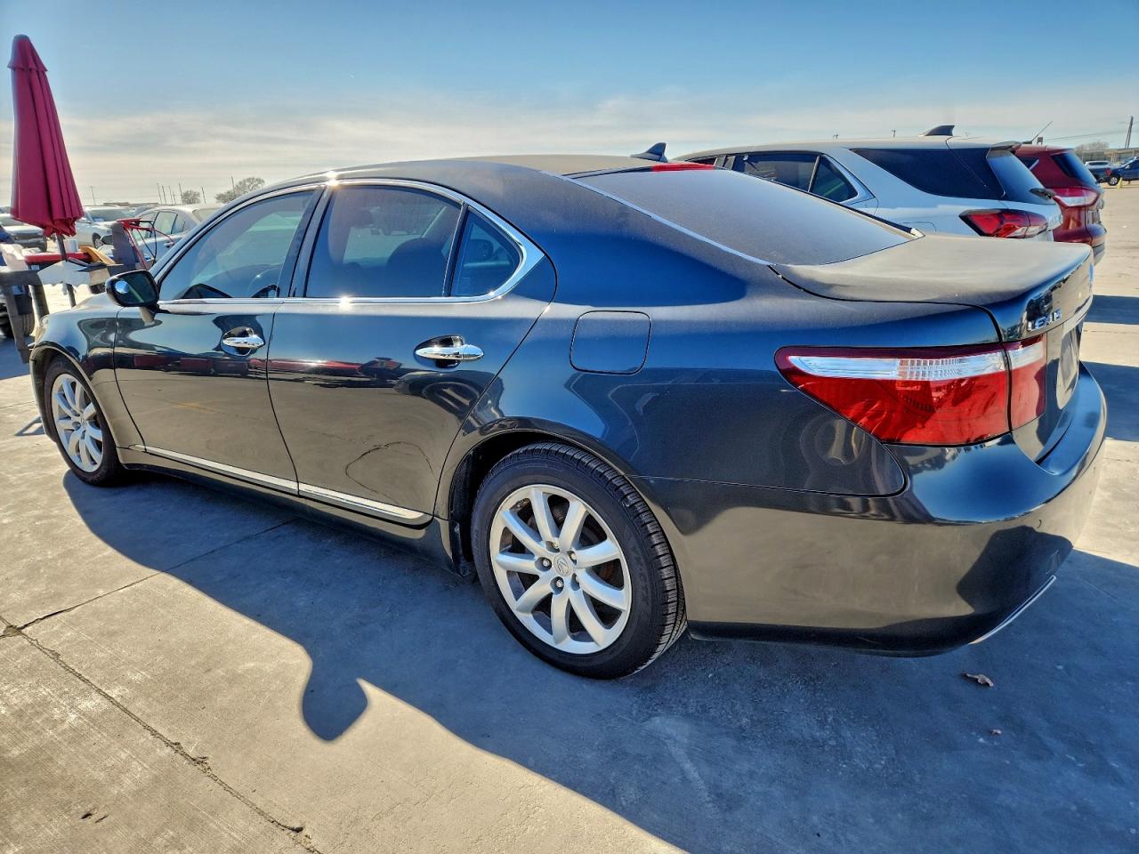 Lexus LS 460 Image 3