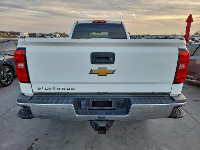 Chevrolet Silverado C2500 Heavy Duty Image 12