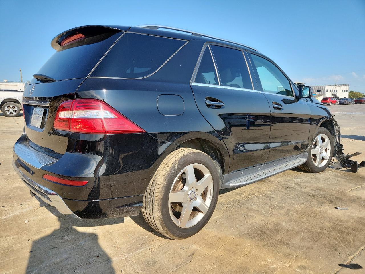 Mercedes-Benz M-Class 350 Image 9