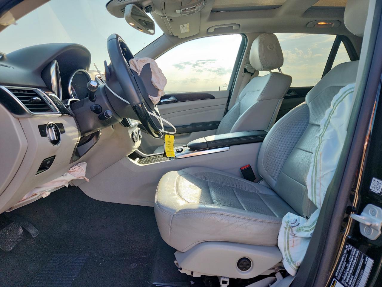 Mercedes-Benz M-Class 350 Image 11