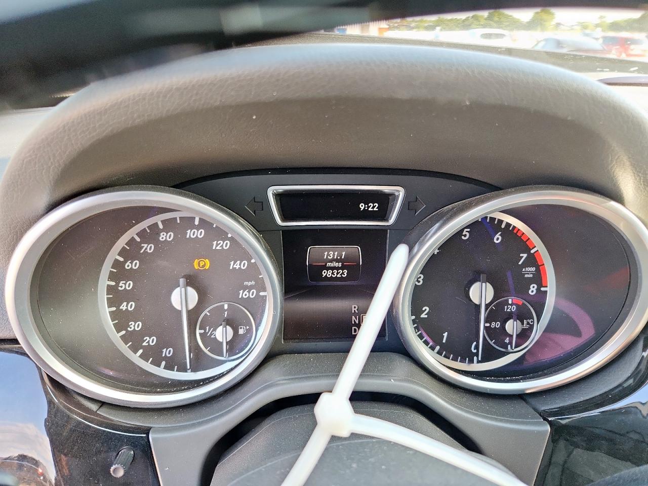 Mercedes-Benz M-Class 350 Image 12