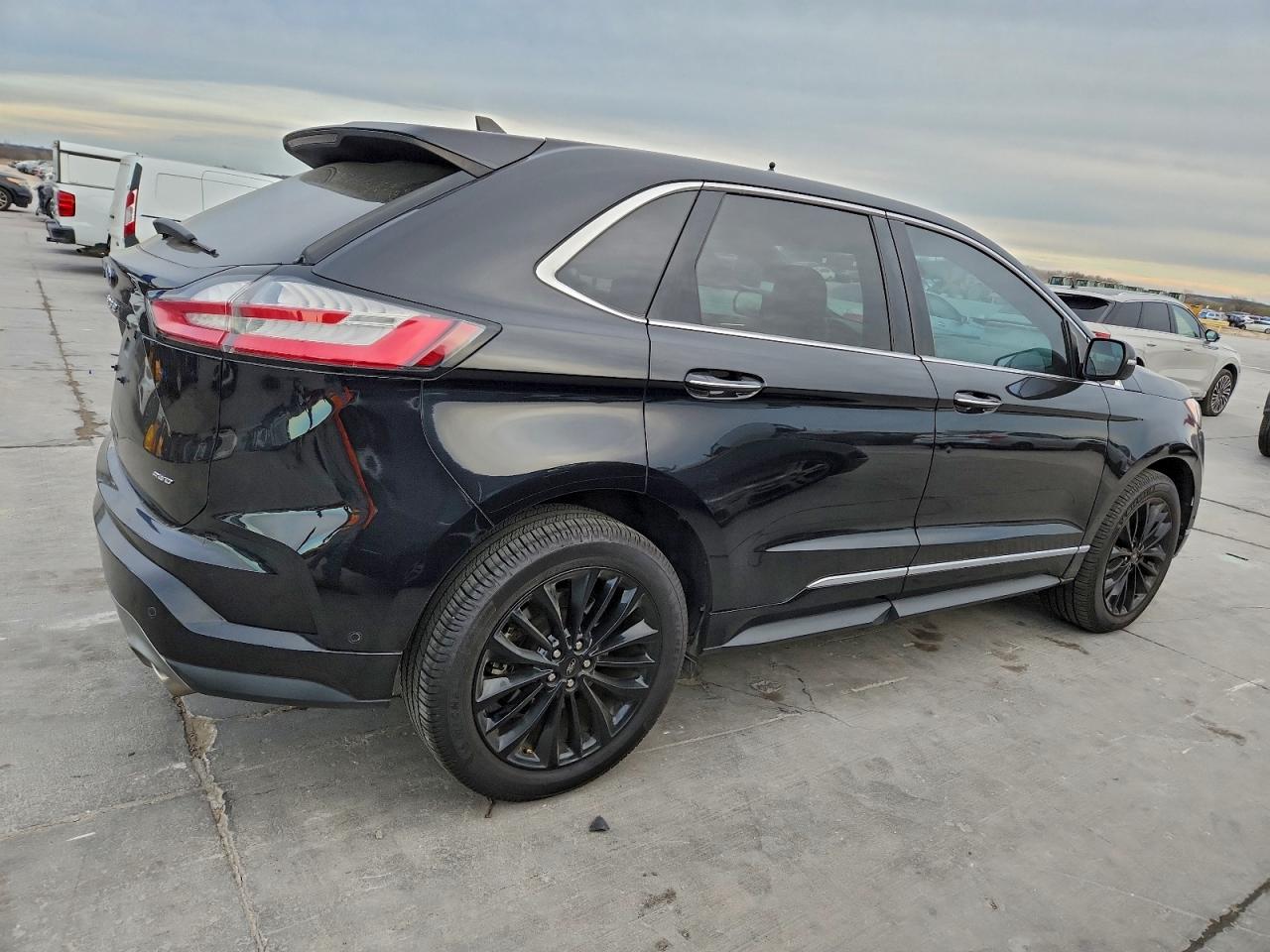Ford Edge Titanium Image 13