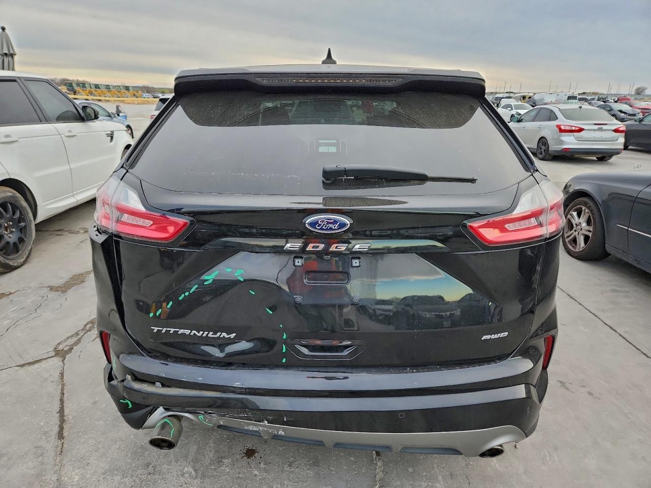Ford Edge Titanium Image 8