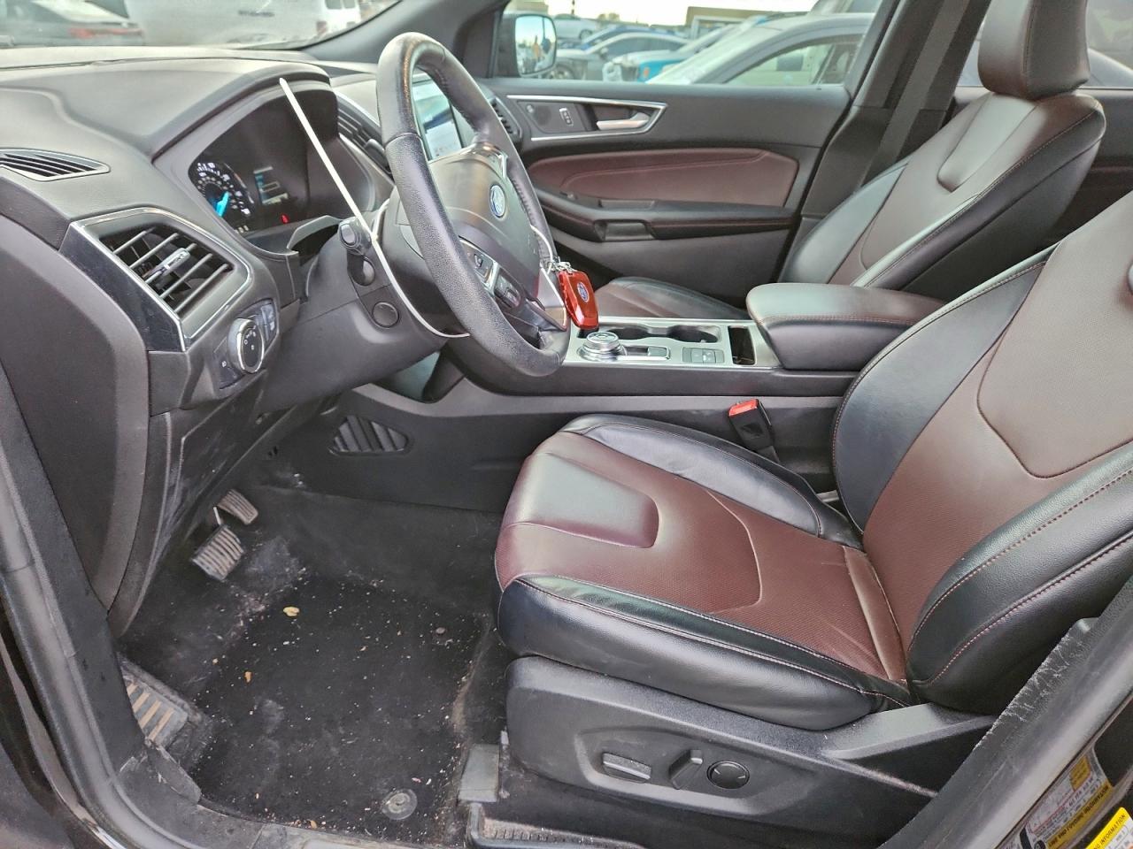 Ford Edge Titanium Image 9