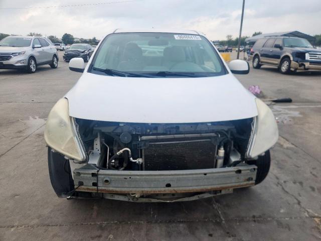 Nissan Versa S Image 6