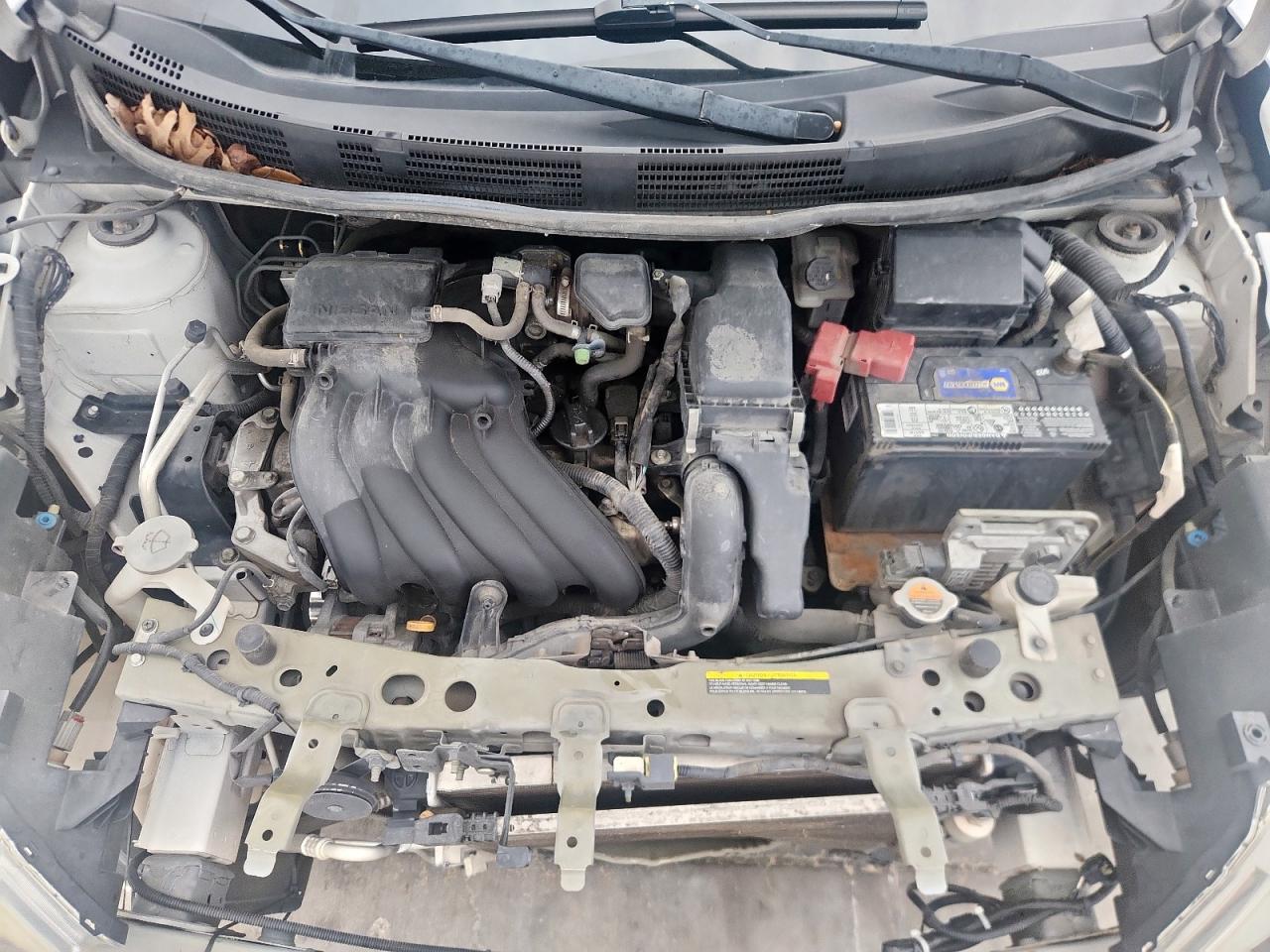 Nissan Versa S Image 9