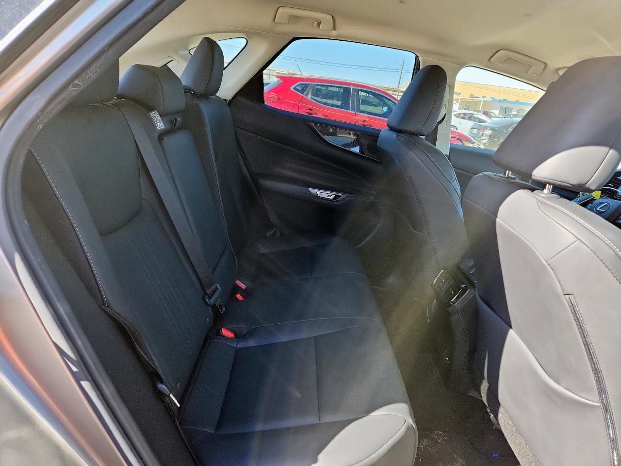 Lexus NX 250 Image 5