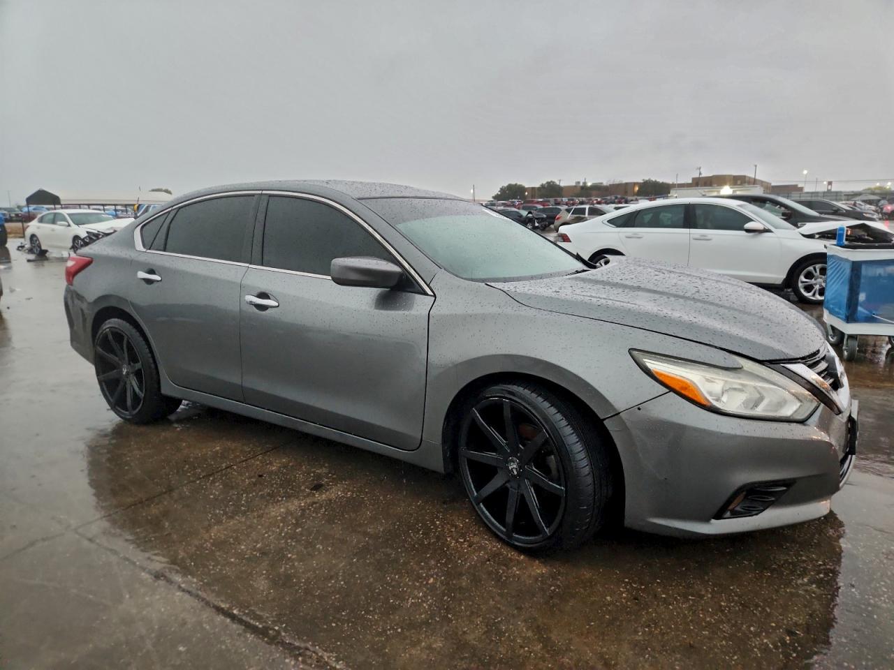 Nissan Altima 2.5 Image 3