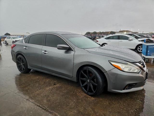 Nissan Altima 2.5 Image 3