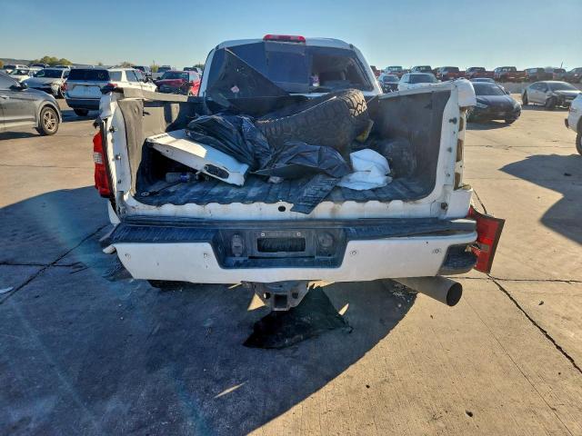 GMC Sierra K2500 Denali Image 2