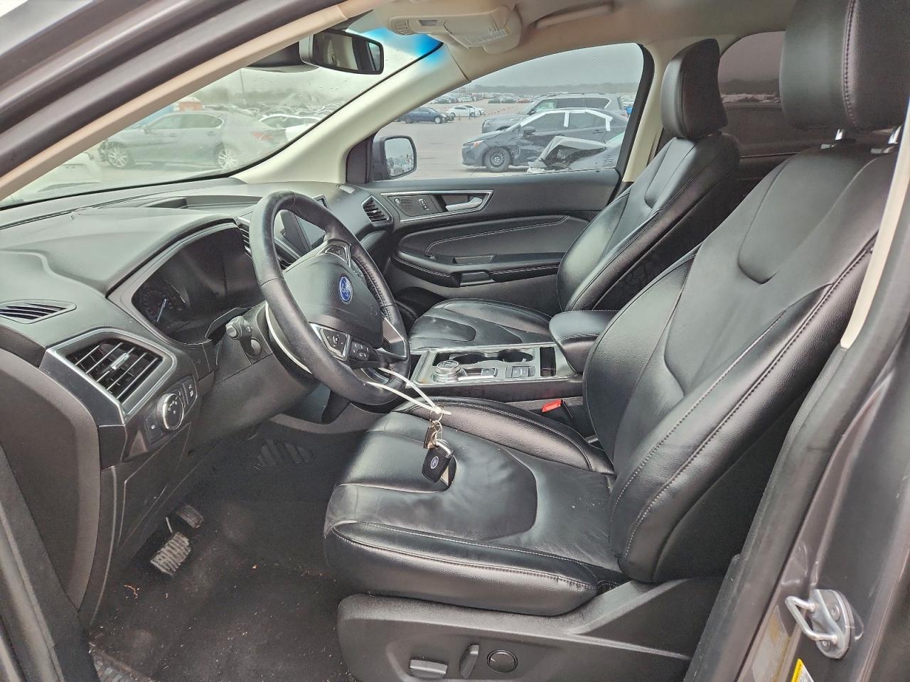 Ford Edge Titanium Image 8