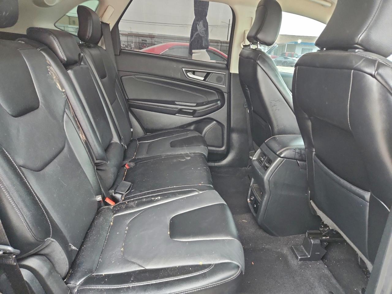 Ford Edge Titanium Image 10