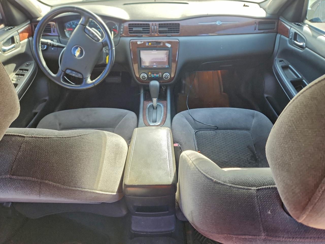 Chevrolet Impala Lt Image 6