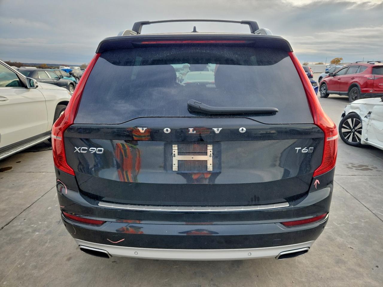 Volvo XC90 T6 Image 9