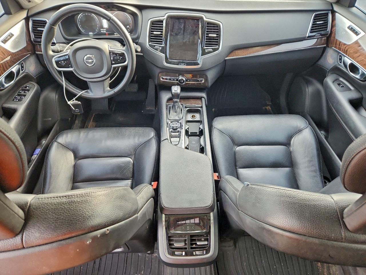 Volvo XC90 T6 Image 8