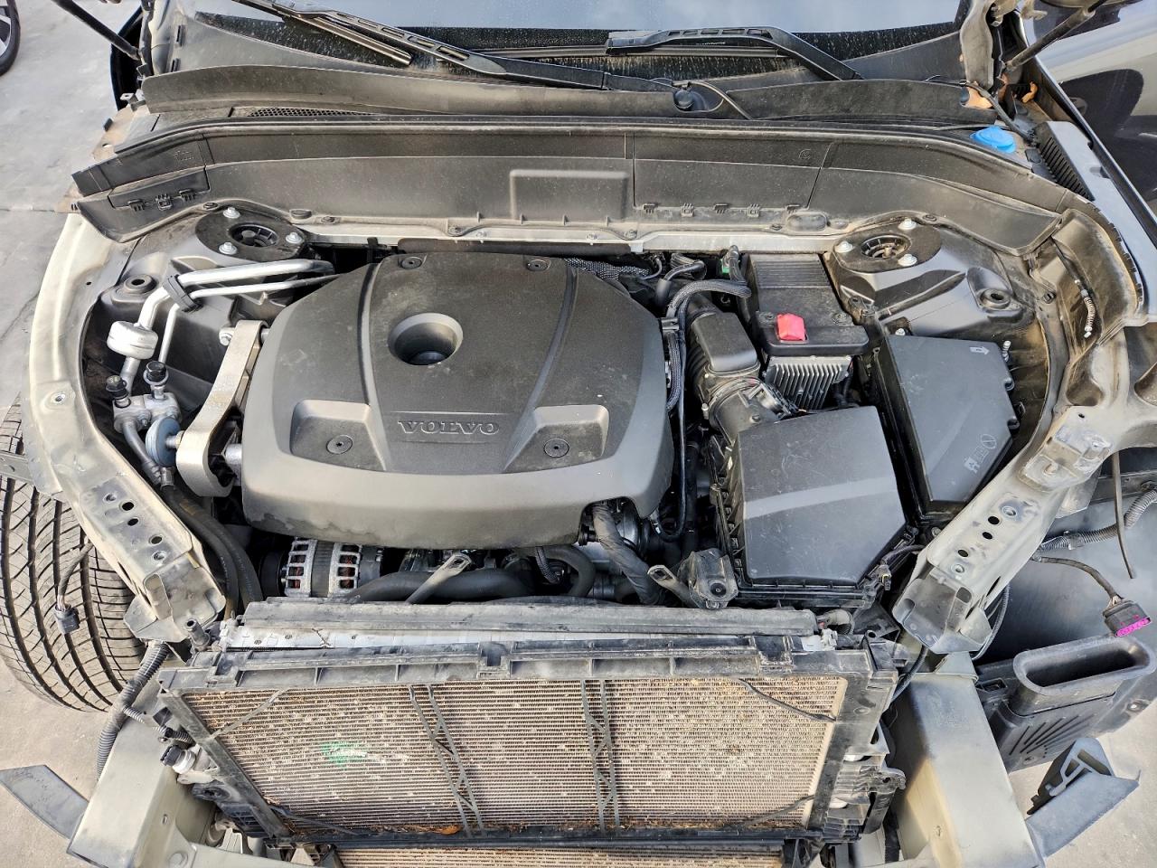 Volvo XC90 T6 Image 11