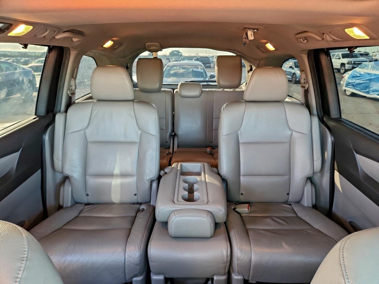 Honda Odyssey Exl Image 10