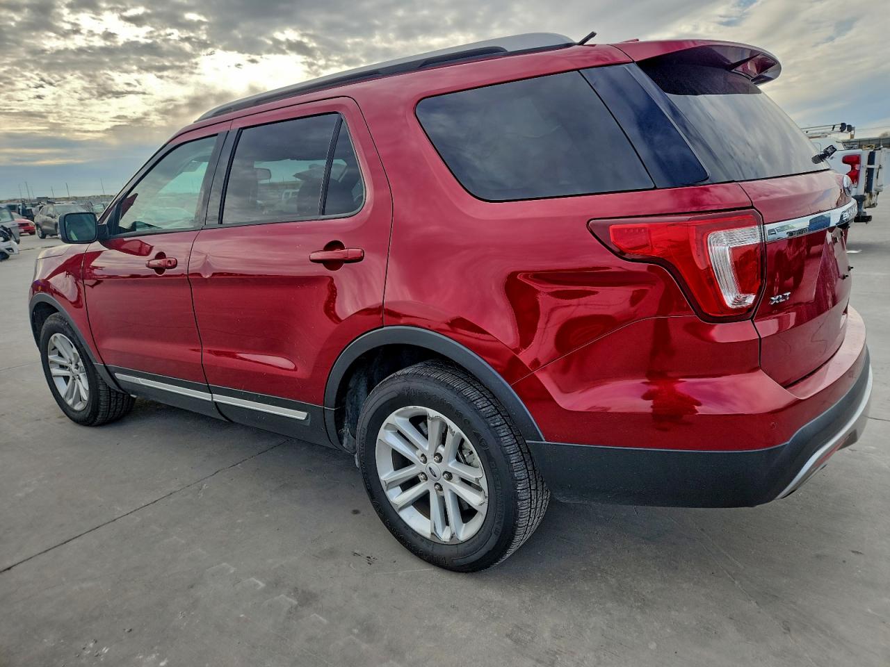 Ford Explorer Xlt Image 12