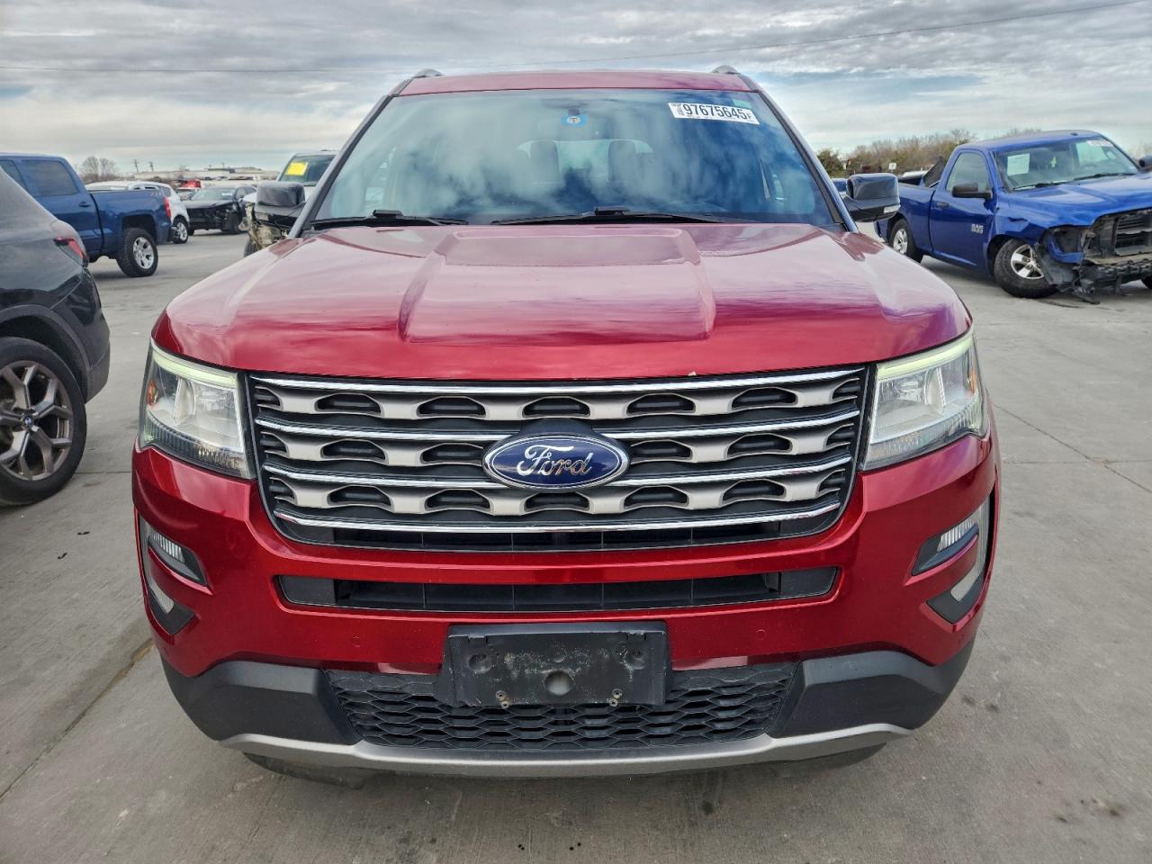 Ford Explorer Xlt Image 2