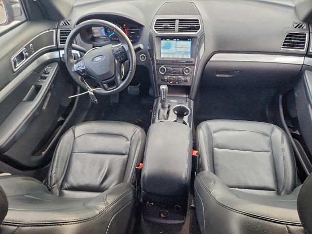 Ford Explorer Xlt Image 4