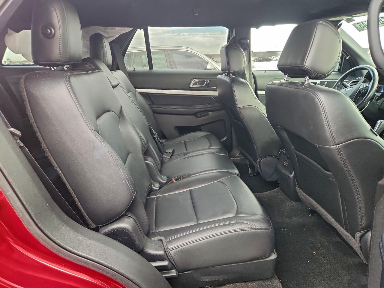 Ford Explorer Xlt Image 3