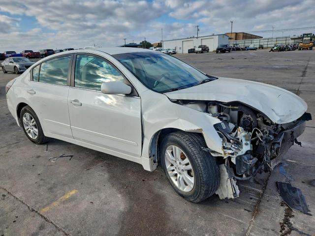 Nissan Altima Base Image 2