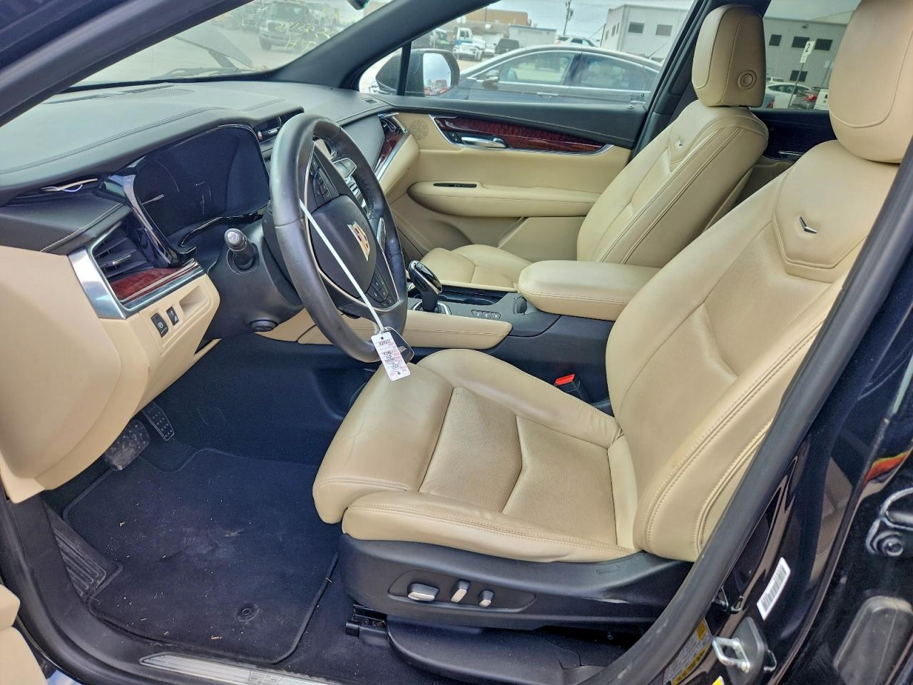 Cadillac XT5 Premium Luxury Image 11