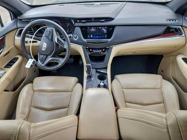 Cadillac XT5 Premium Luxury Image 2