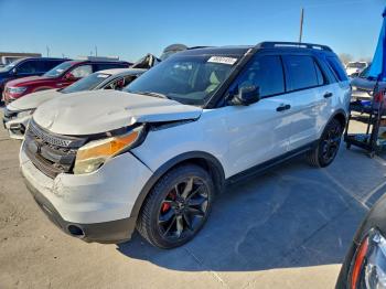  Salvage Ford Explorer