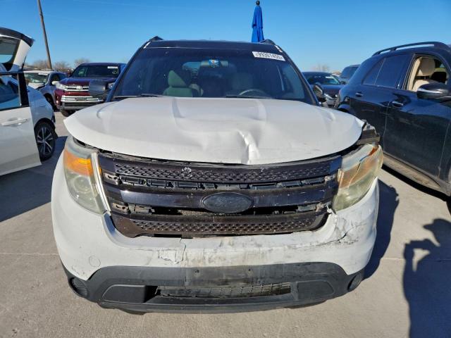 Ford Explorer Image 11