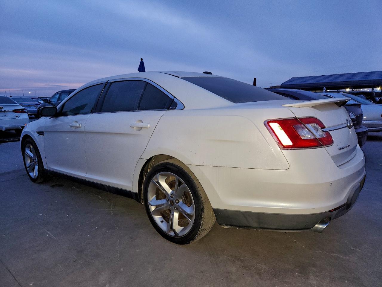 Ford Taurus Sho Image 6