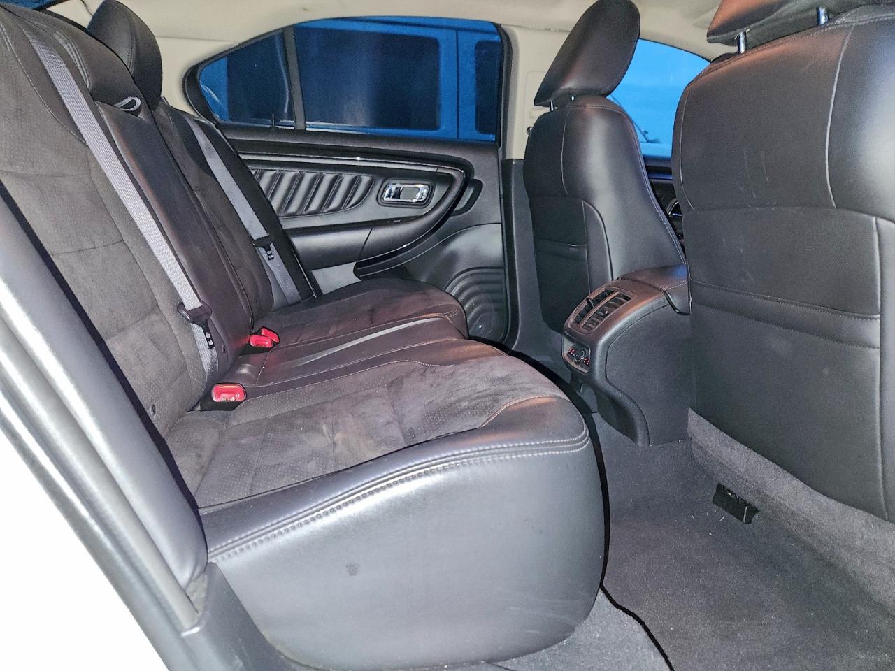 Ford Taurus Sho Image 10