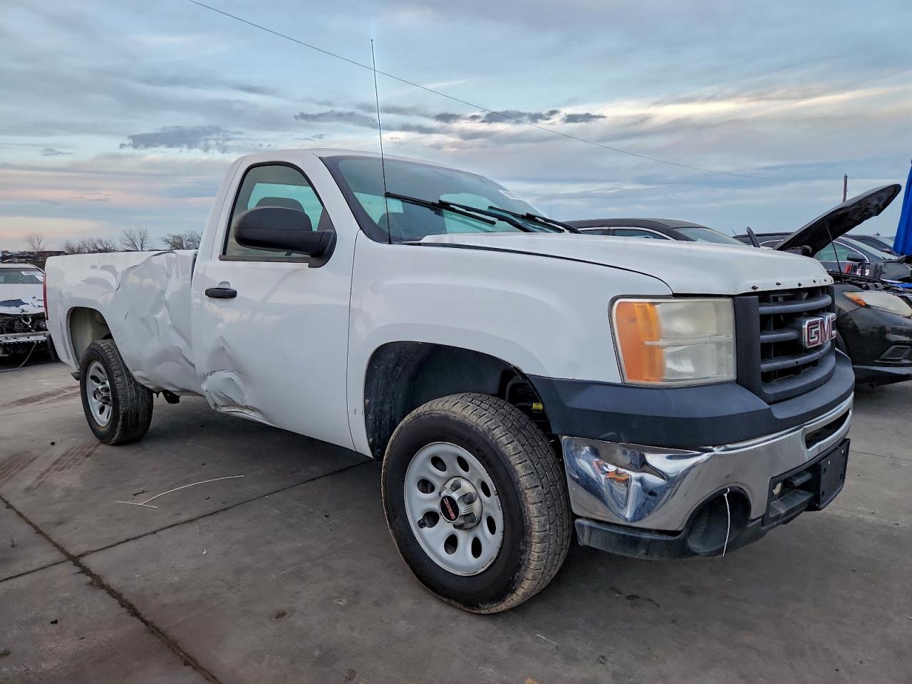 GMC Sierra C1500 Image 3