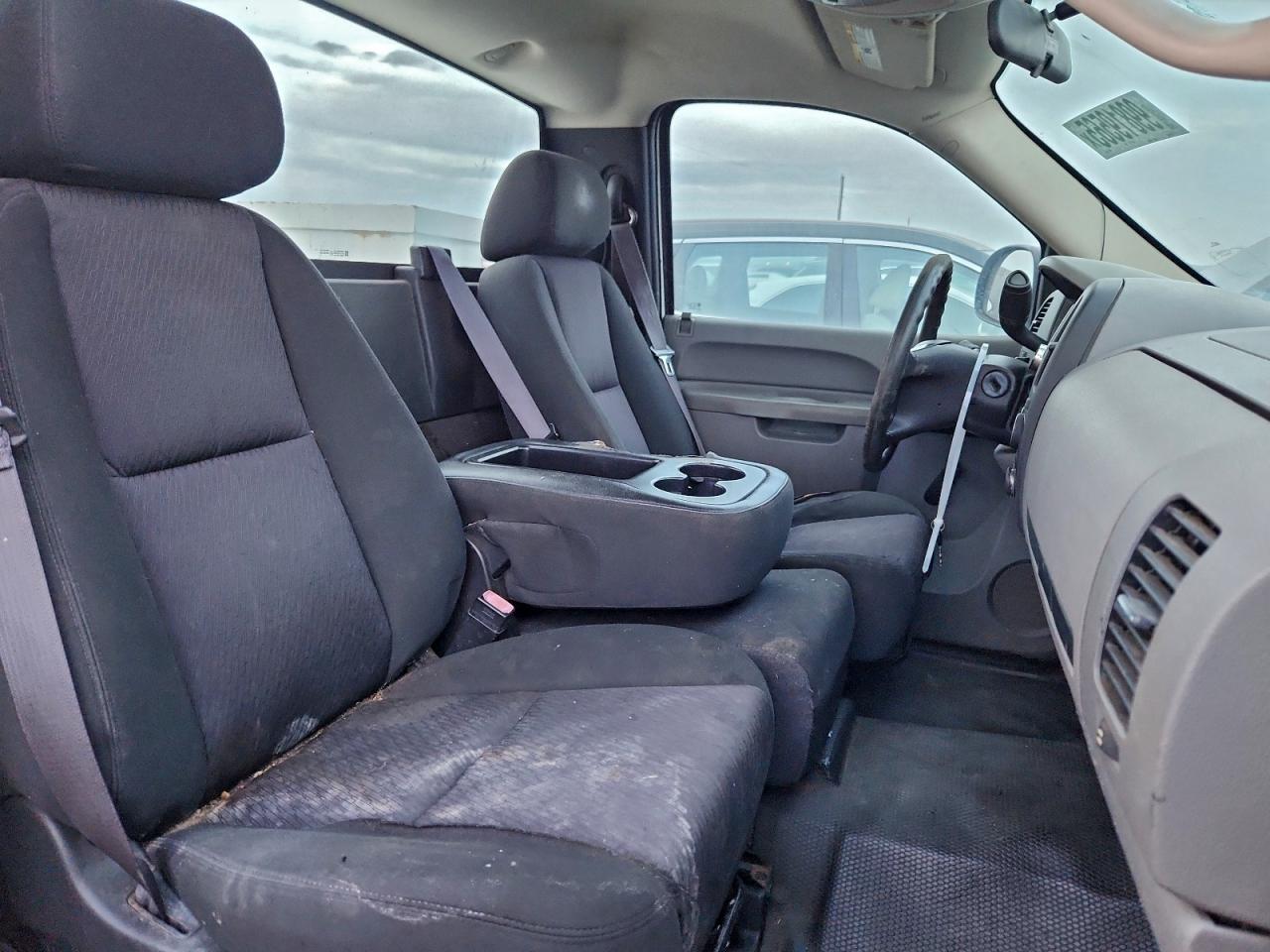 GMC Sierra C1500 Image 8